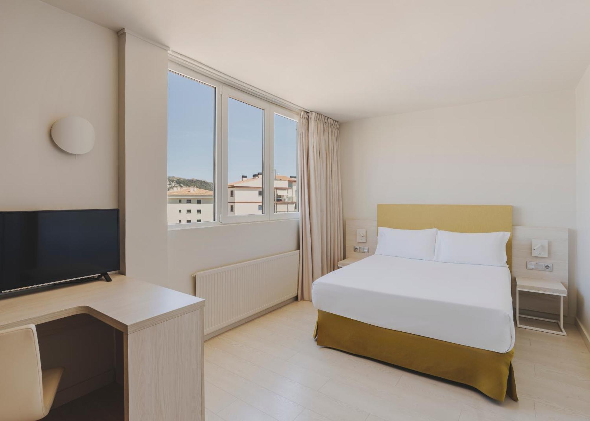 Hotel Mediterraneo Roses Pokoj fotografie